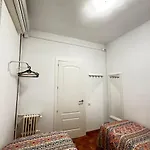 Nuevo Roger Oda ve Kahvaltı Barselona