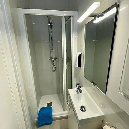 Nuevo Roger Bed & Breakfast 3*